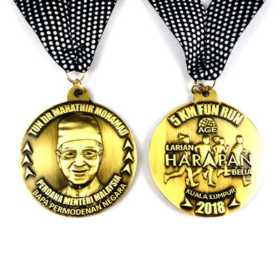 Mua Cả hai bên với thiết kế tùy chỉnh huy chương đua cho chạy marathon sản xuất trực tuyến