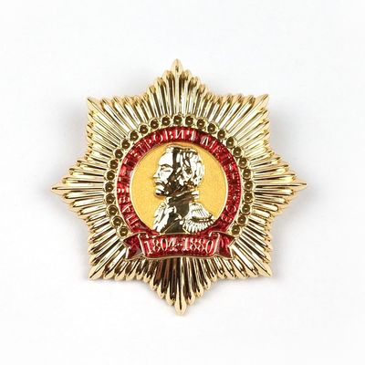 Biểu tượng kim loại pin tùy chỉnh 3D được sơn bằng vàng hoàn thiện với pin an toàn